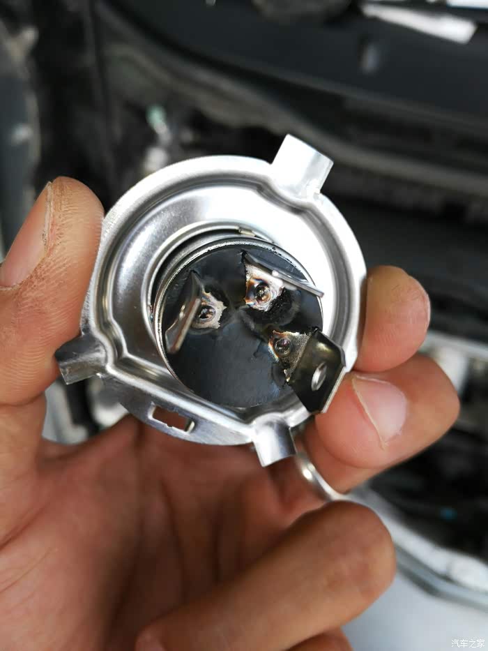 【图】二飞换灯泡,飞利浦h4夜劲光上身_飞度论坛_汽车之家论坛