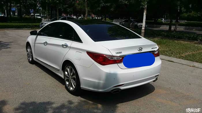 2014年7月现代索纳塔第八代24glx豪华版白色自动档出售