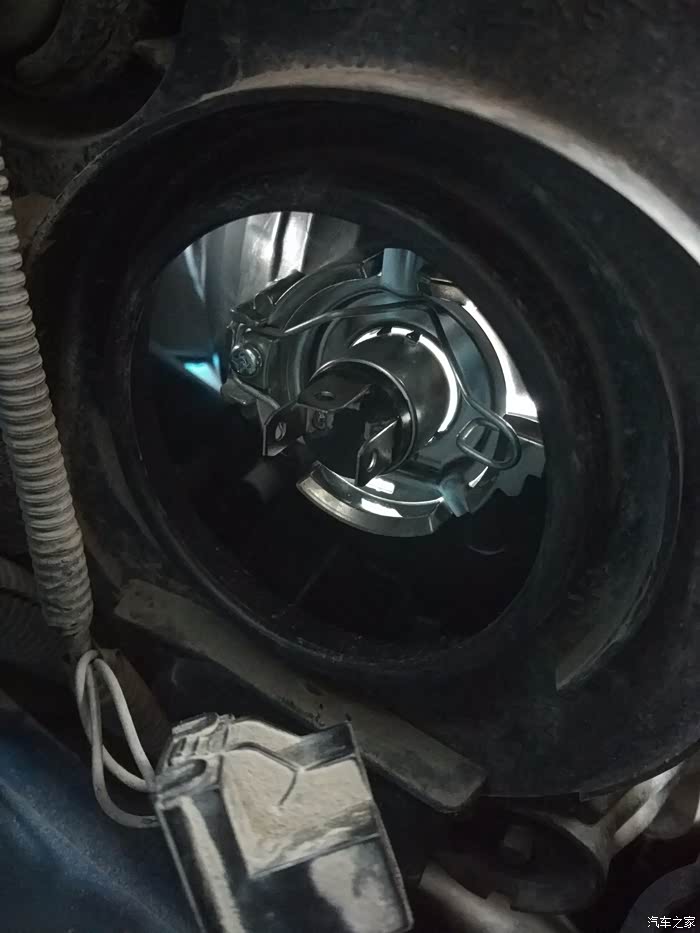 国庆不出门,自己动手换飞度灯泡