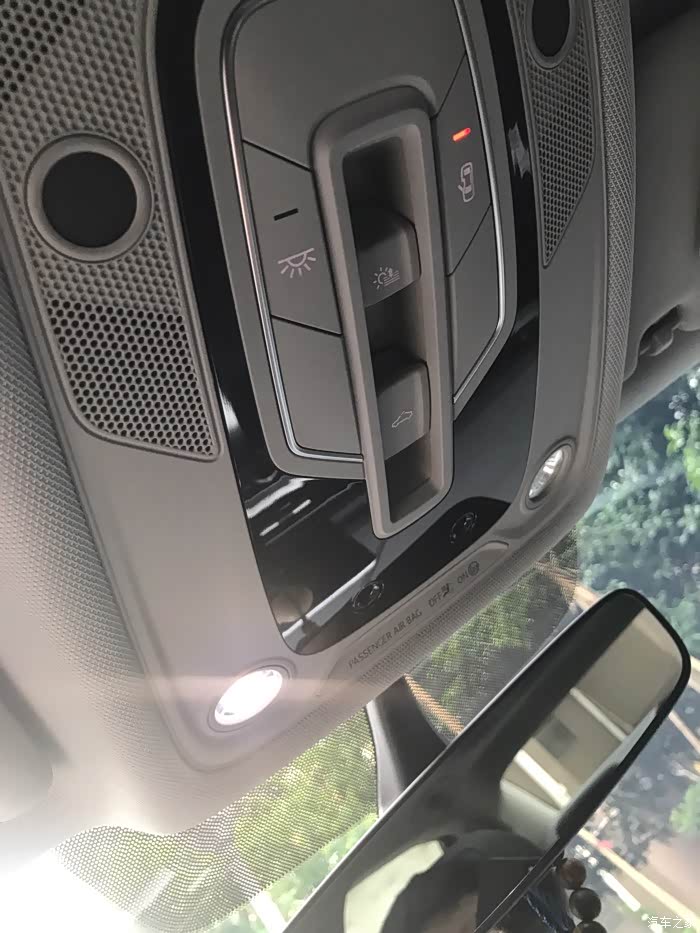 【图】开门亮阅读灯,是不是带感应的_奥迪a4l论坛_汽车之家论坛