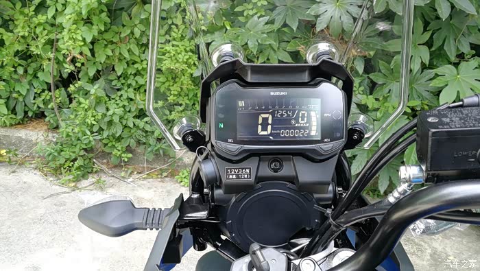 负显仪表阳光看的很清楚