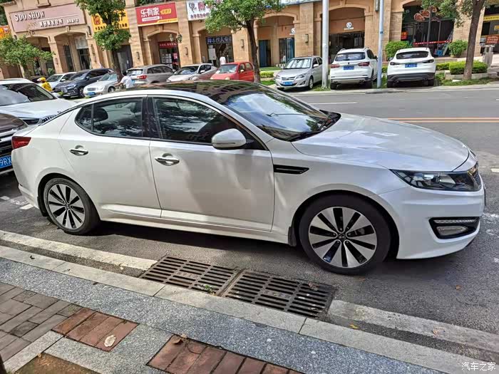 起亚k5凯尊的灯光升级卤素换led灯泡