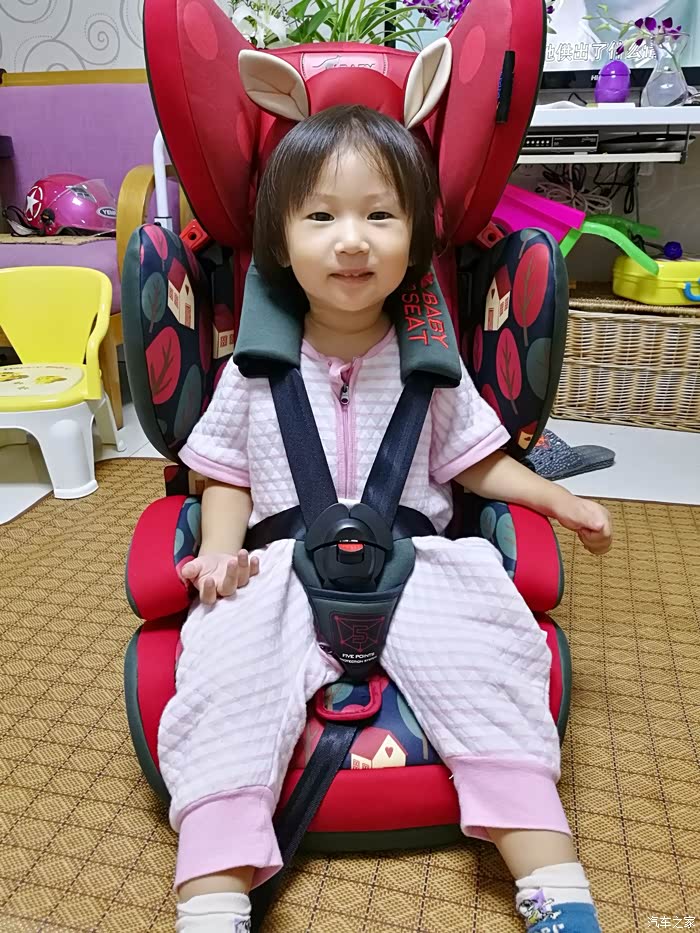 贝贝卡西安全座椅飞龙伯爵全角度赏析