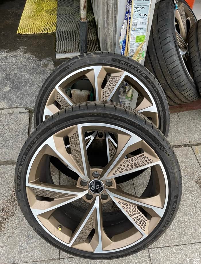 出原厂21寸鳄鱼皮轮毂带胎