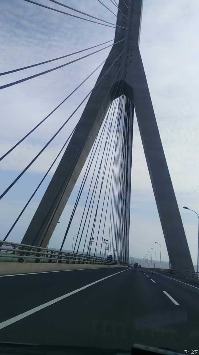 带着家人去游玩上海东海大桥洋山深水港