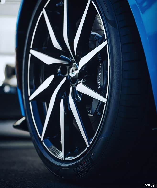 超跑豪车高端轮毂集锦,好马配好鞍!