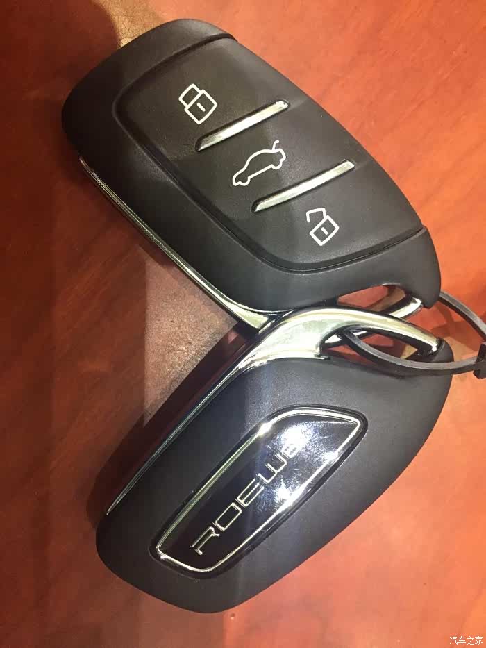 【图】陪朋友来看rx3啦_荣威rx3论坛_汽车之家论坛