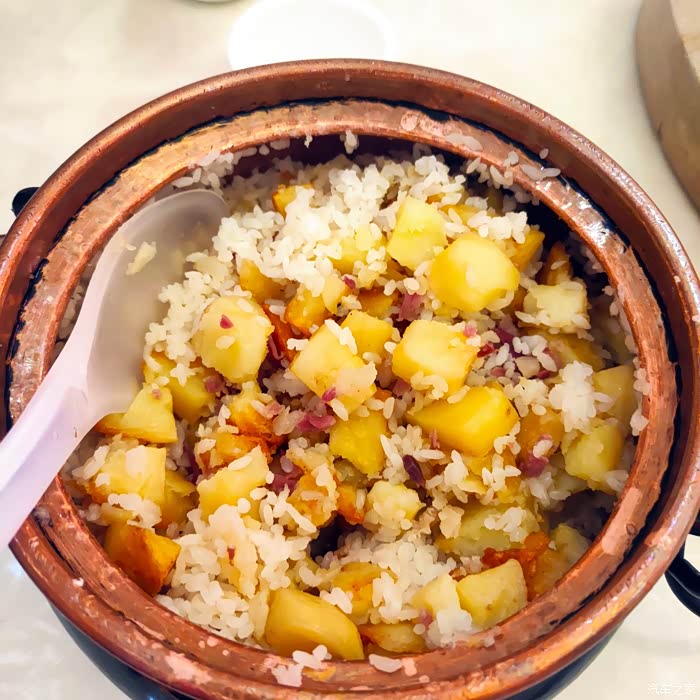 铜锅洋芋饭也是必点