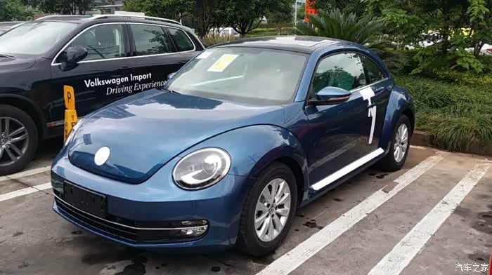 17年新款甲壳虫蓝色绿色哪个好看