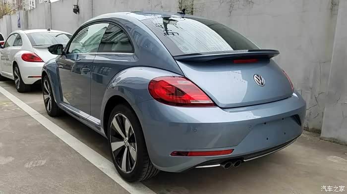 17年新款甲壳虫蓝色绿色哪个好看