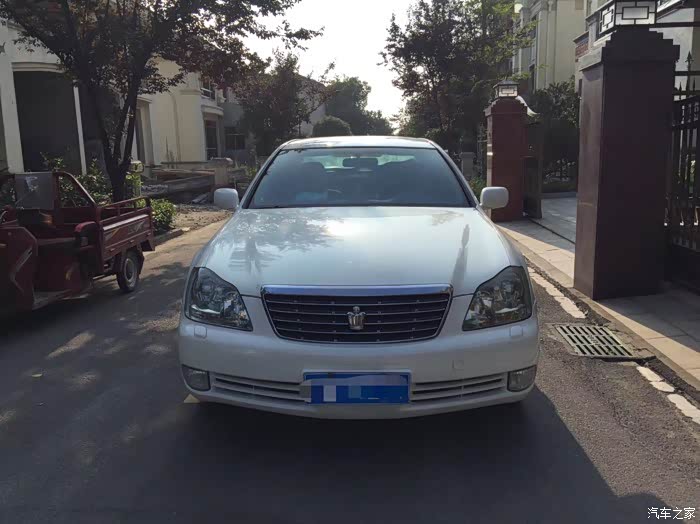 珍珠白12代皇冠90后因情怀千里提车记