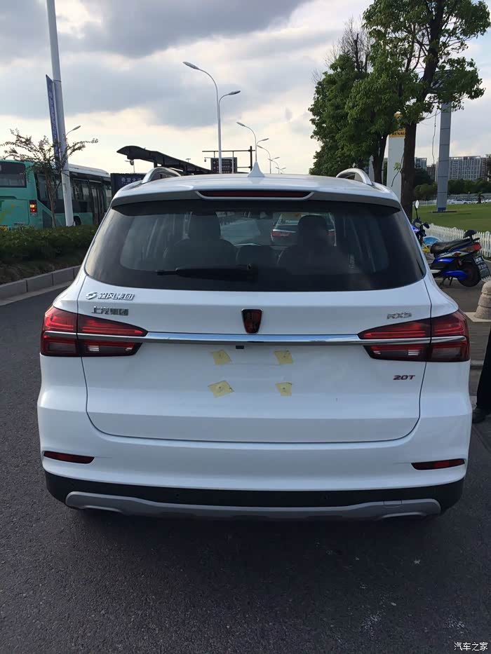 背面造型也好看!