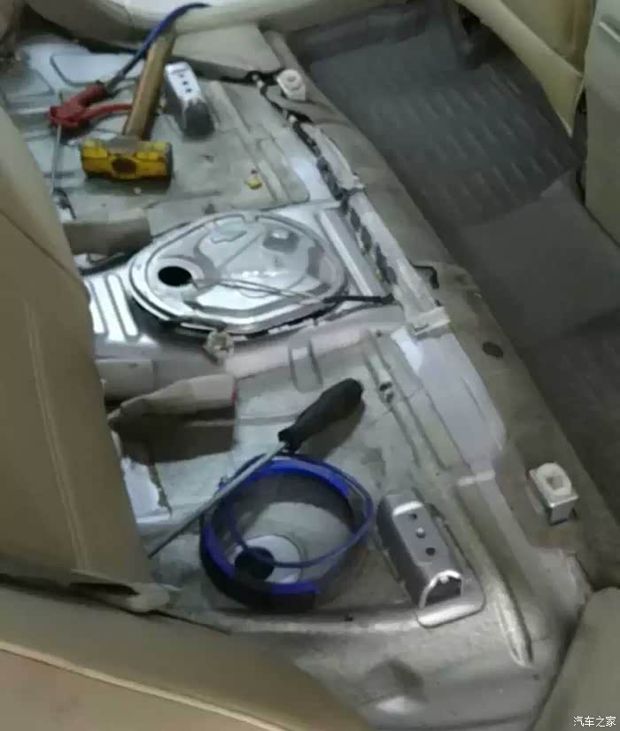 辟谣油灯亮了不能继续跑了拆解卡罗拉双擎汽油泵更新