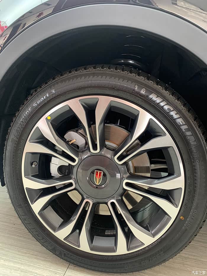 红旗hs5提车满月啦!让人心满意足