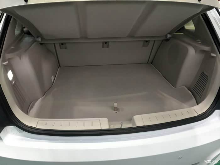 比亚迪e6驾驶两个月感受及购车经验分享