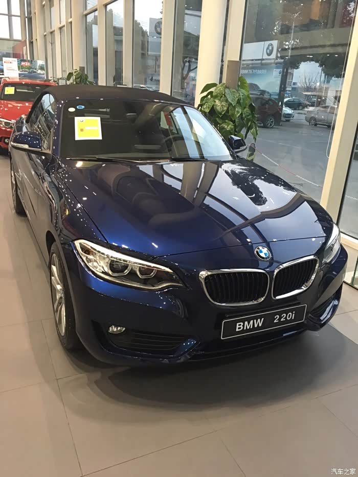 宝马220i敞篷深海蓝7