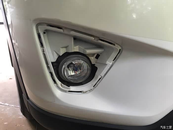 昆明马自达cx-5自己动手更换15款雾灯罩作业多图