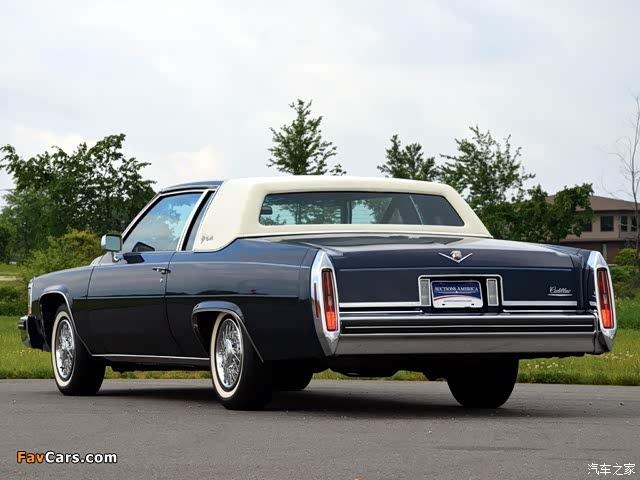 凯迪拉克还是80年代这种车型和颜色最经典