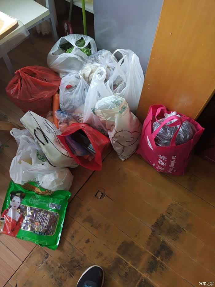 谁说的两箱车装东西少有图有真相