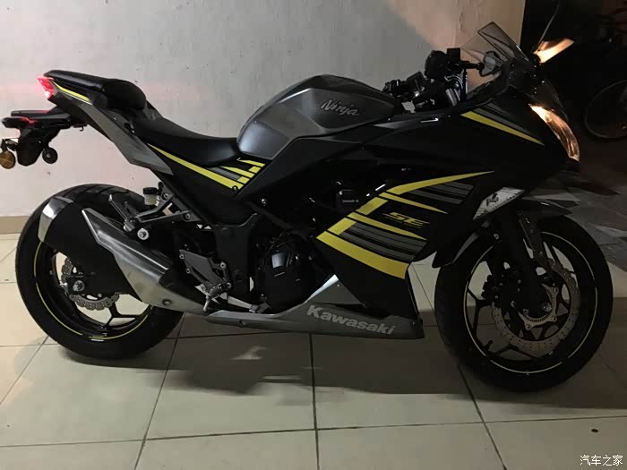 15款黑色双缸小忍者