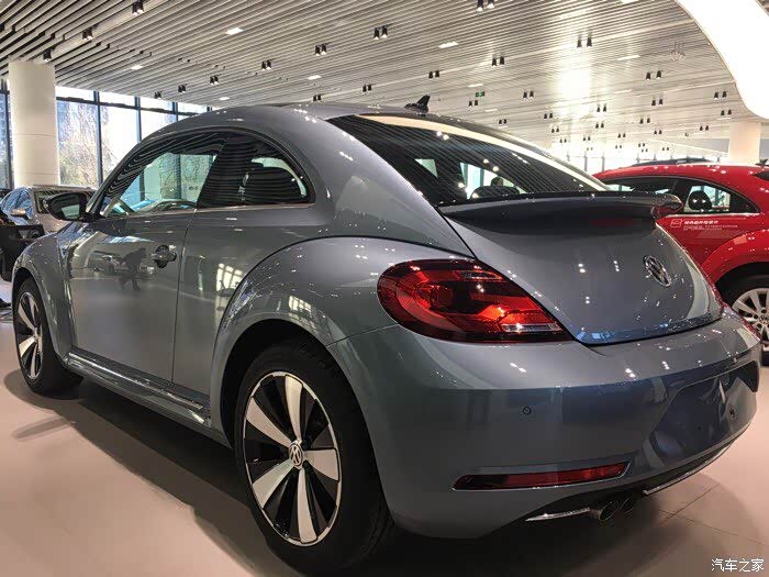 17年新款甲壳虫蓝色绿色哪个好看