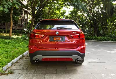 宝马x1 xdrive20li 红色运动型提车