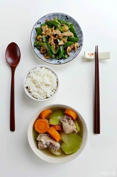 简餐:一菜,一汤,一碗米饭