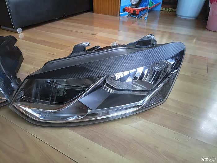 14款polo中配原车大灯一对有没有人需要啊400出了