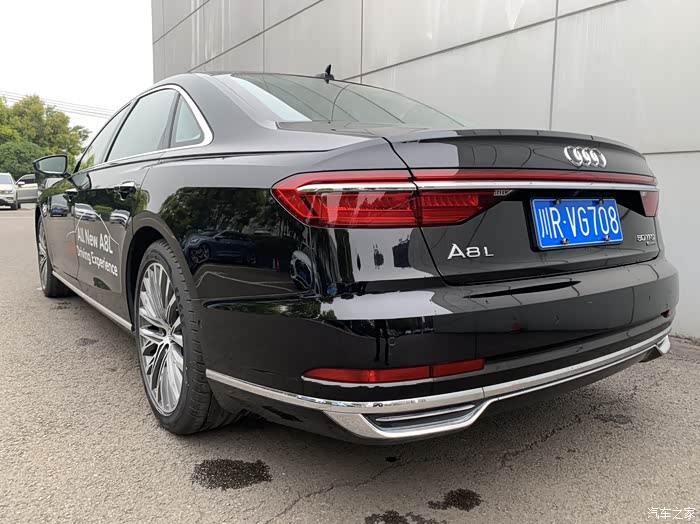 悦享金秋#试驾感受奥迪旗舰a8的无限魅力