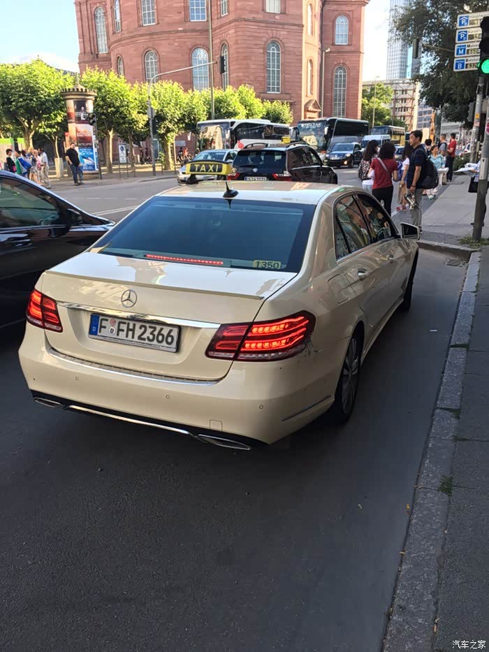 这是我去德国慕尼黑的时候拍的,自己看车牌