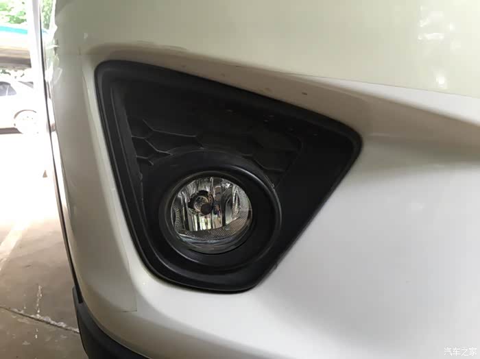 昆明马自达cx-5自己动手更换15款雾灯罩作业多图