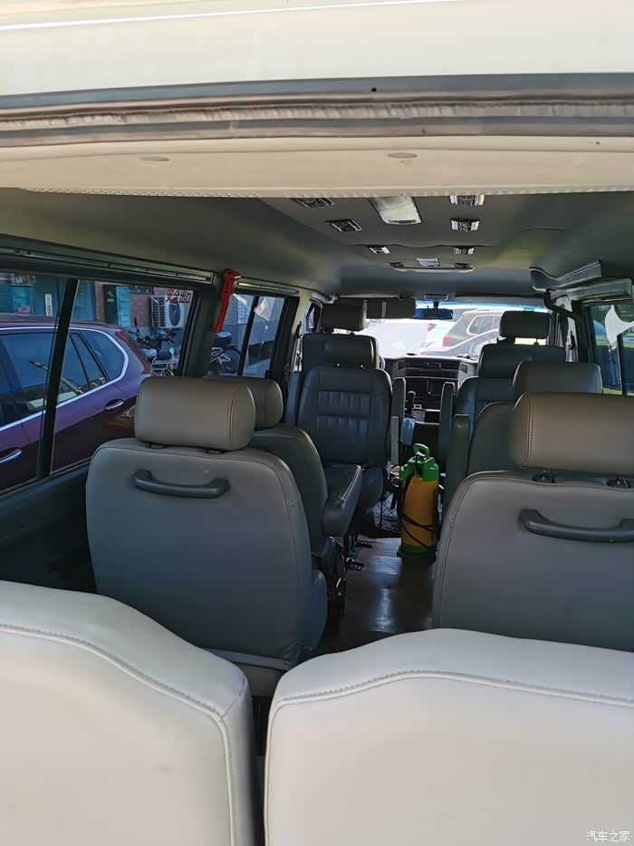 13年长轴12座上海汇众伊思坦纳