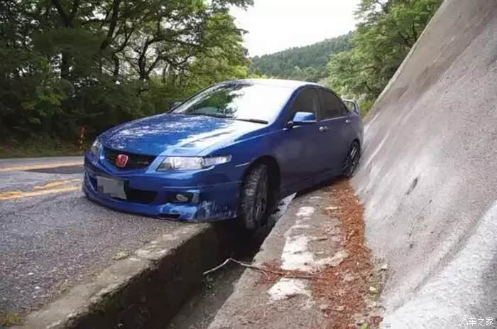 今天思域练排水渠过弯