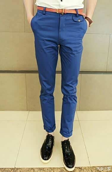 今天提了最新款的蓝裤子大家快来围观