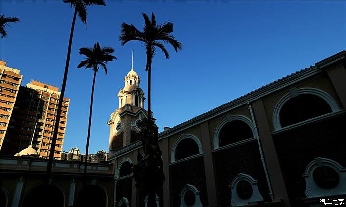 香港遊看看香港中文大學和香港大學的風景海天一色