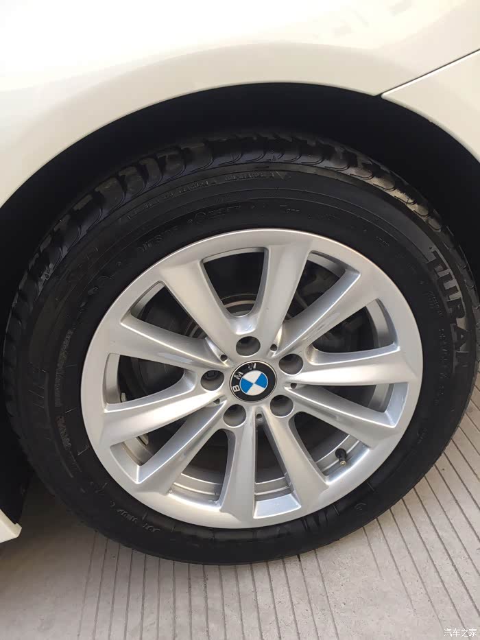 出售宝马17寸轮毂一套
