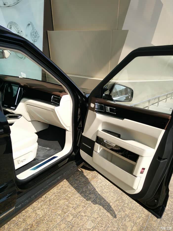 经过一个月时间的等待终于和我的爱车牵手了