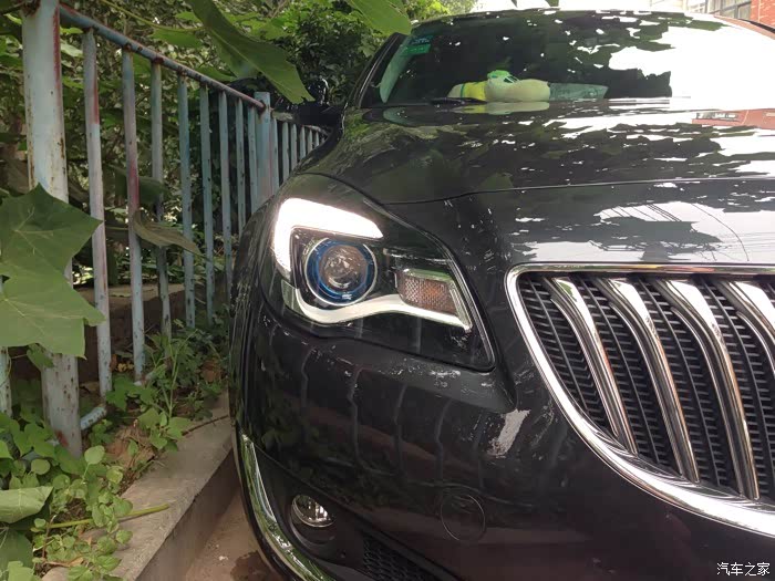 分享君威更换piaa日行灯大灯照片