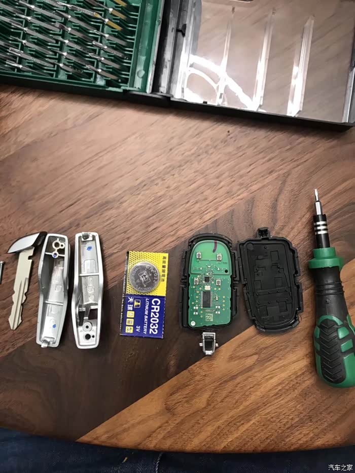 玛莎拉蒂diy教你钥匙换电池