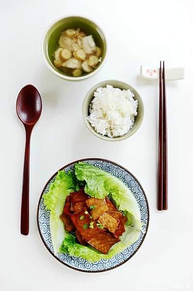 简餐:一菜,一汤,一碗米饭