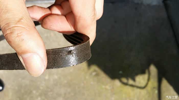 自力更生12乐驰7年9万公里乐驰换发电机空调皮带作业