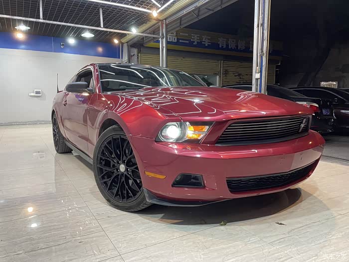 出一台极品飞车同款五代野马