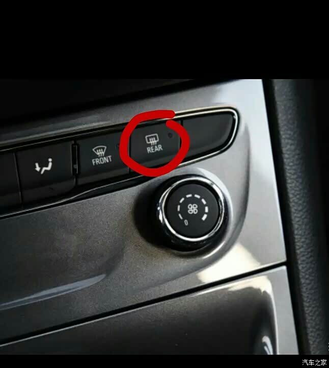 请教老司机后视镜加热怎么用