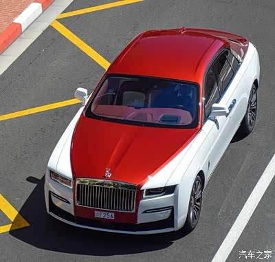 太好看了,全新劳斯莱斯古思特,草莓圣代红白双拼!