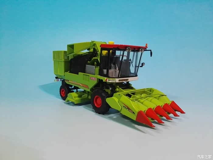 洛阳中收-联合收割机模型