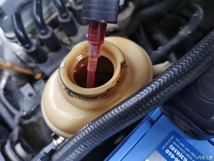 自己动手很简单十六年老凯越更换转向助力油