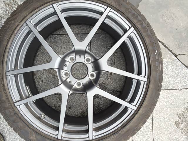 出 5x108 et 38  18寸 锻造轮毂一只 全新带胎