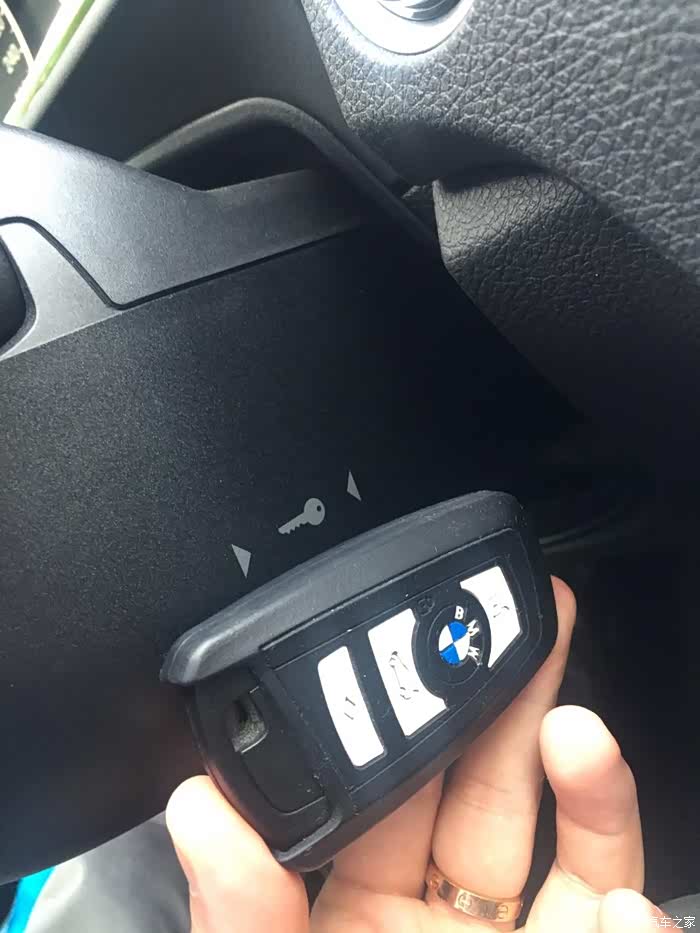 宝马遥控钥匙失效应急指南