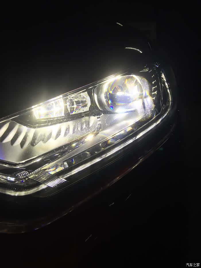 关于蒙迪欧大灯.