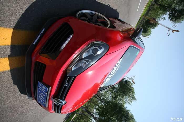 激情与青春并进山东低势力大红色高尔夫mk6改装show